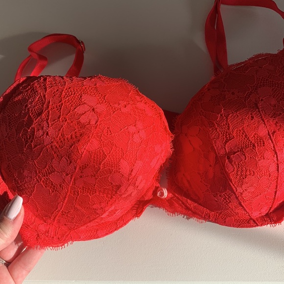 VS 32DD Red Push-up Dream Angels Lace Bra - Used Like New Tags Removed - Picture 2 of 4